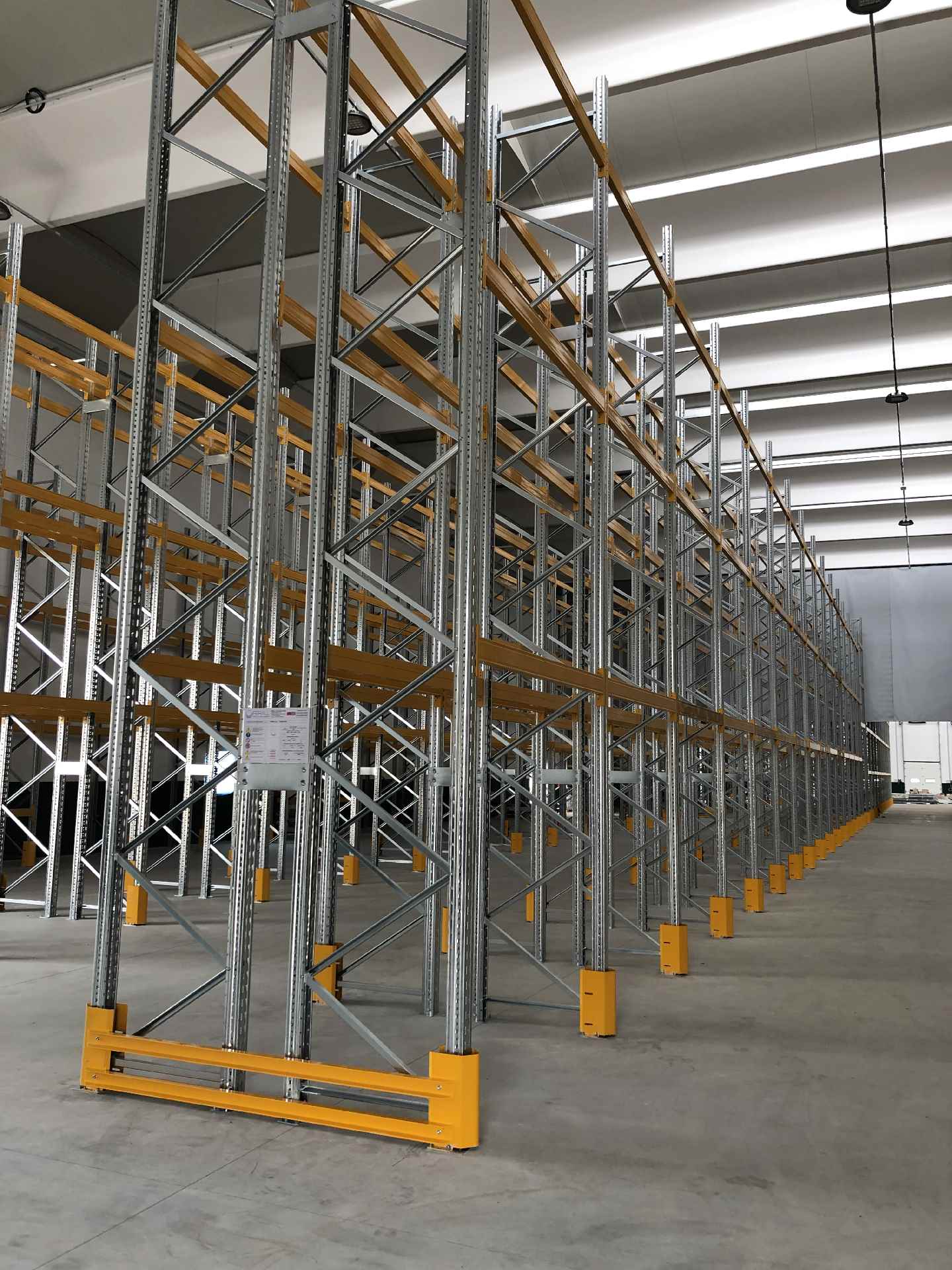 Standard Racking — M Line / Strongblock 2