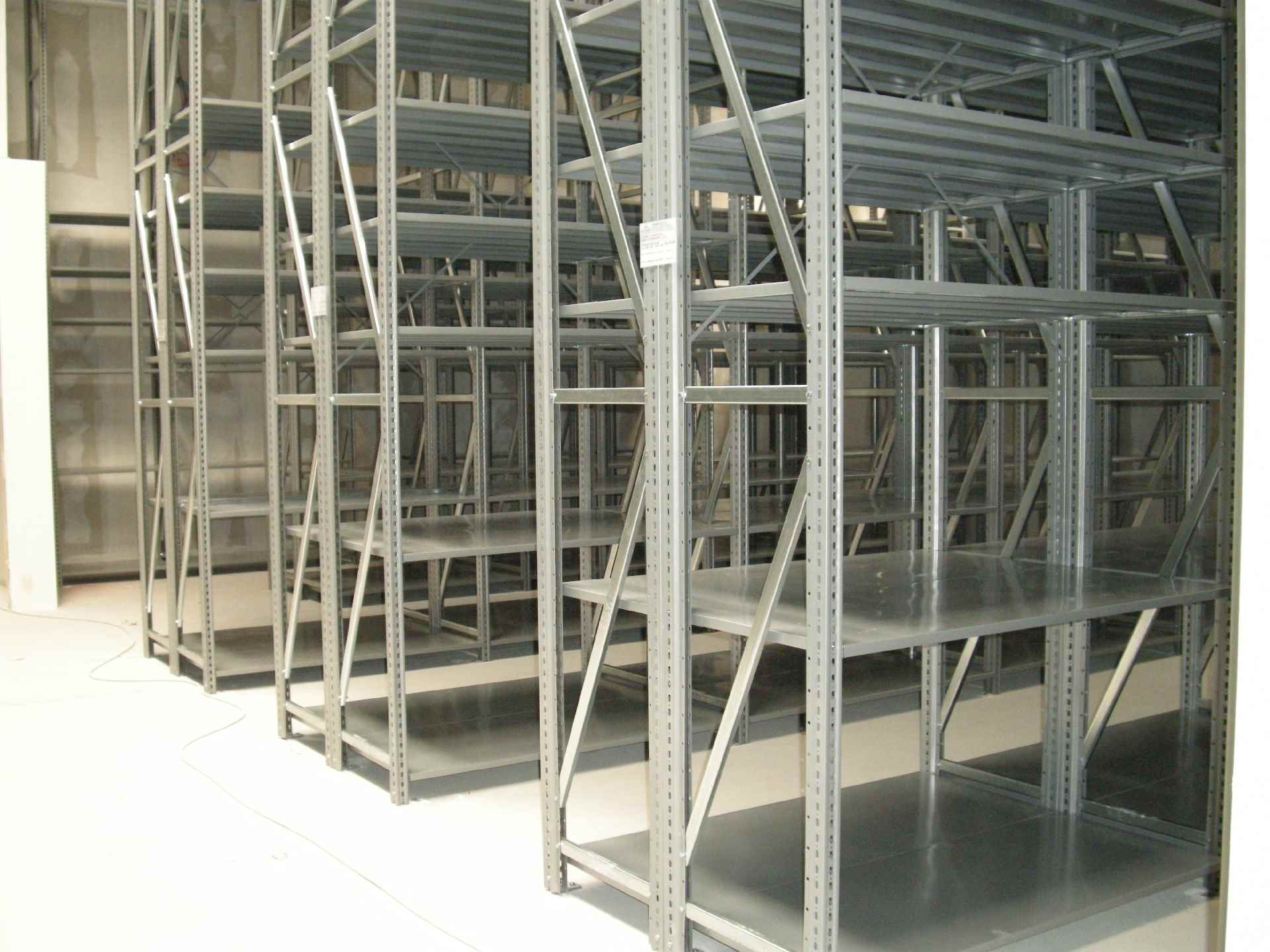 M5 — Medium-Light Racking 3