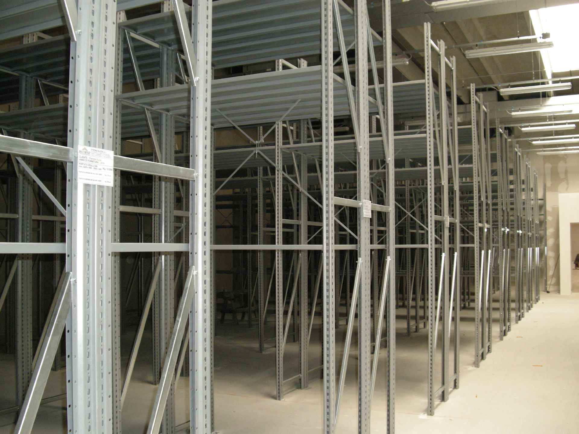 M5 — Medium-Light Racking 4